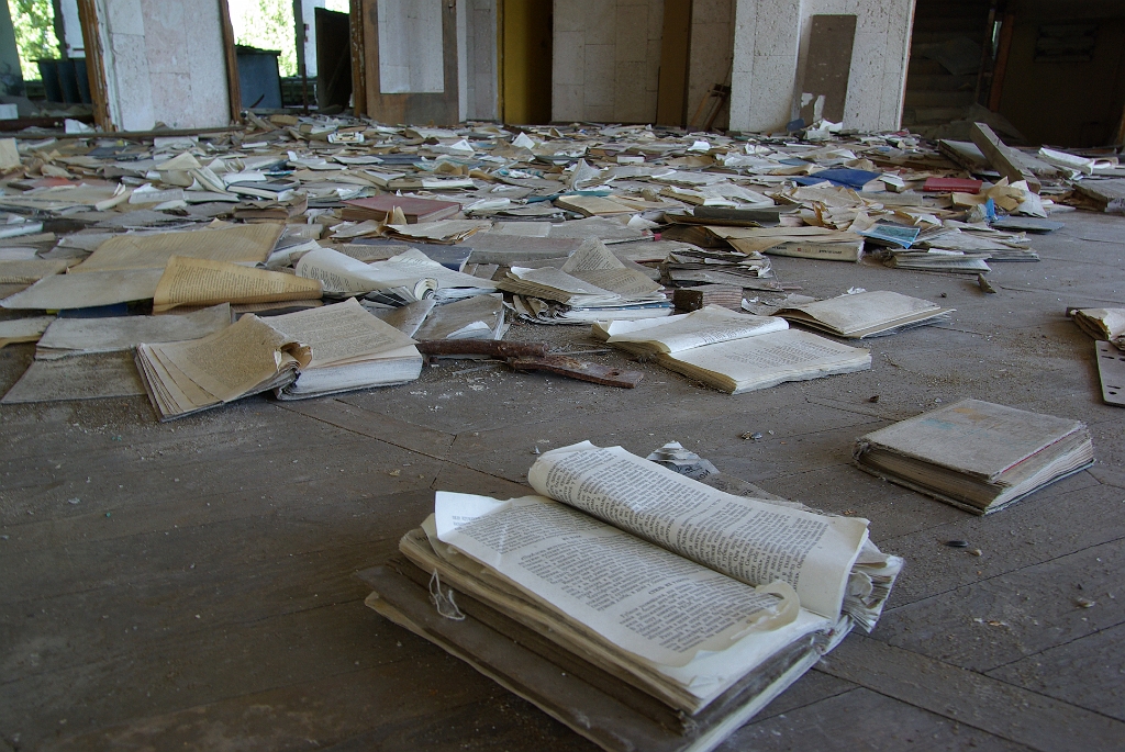 IMGP7523.jpg - Halálos könyvek Deadly books